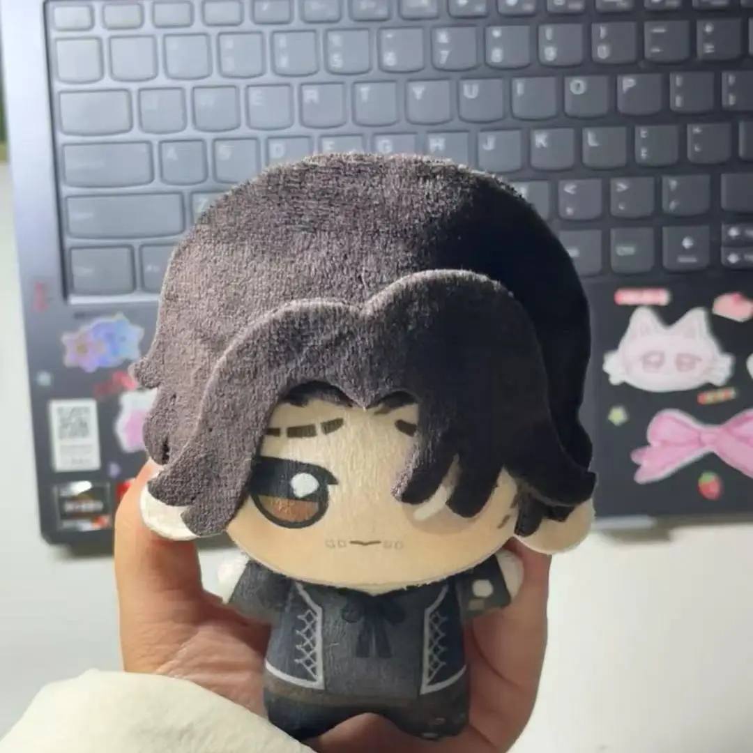 10 cm jogo identidade v plushie chaveiro bonito fabricante de fantoches acrobata cavaleiro pingente bonecas com chapéu cosplay fãs coleção presente