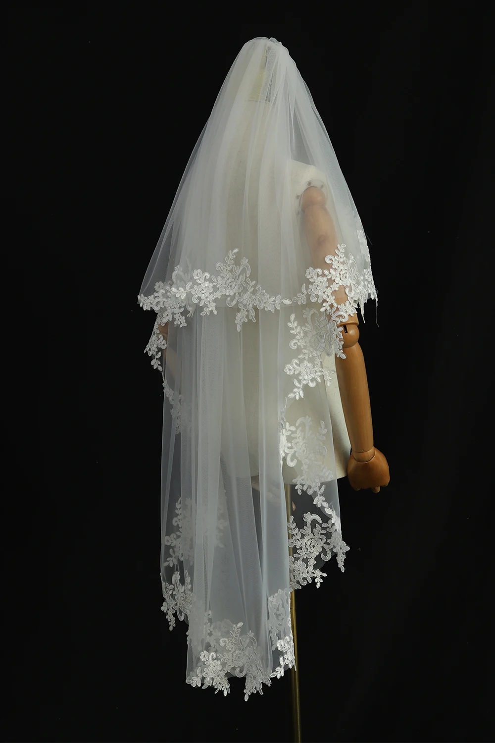 Appliques Wedding Veil With Comb Cover Face Two Layer Bridal Veils