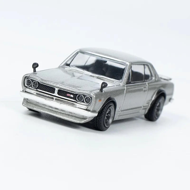 Tarmac Works 1:64 Skyline 2000 GT-R KPGC10 Silver Diecast Model Car