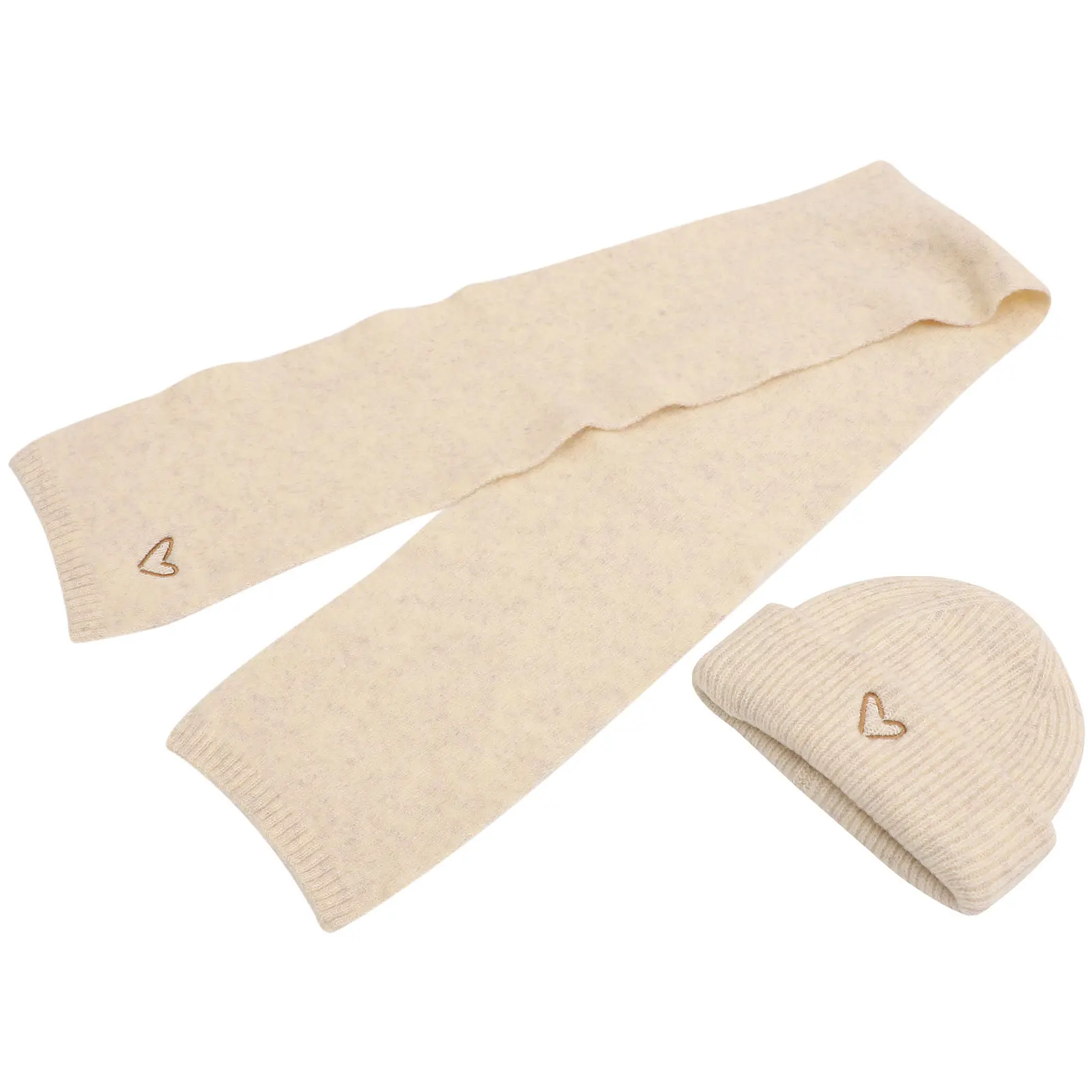 مجموعة واحدة من قبعة الشتاء الدافئة ووشاح مجموعة ديكور قلب مطرز رقيق مثالي للأيام الباردة قبعة دافئة