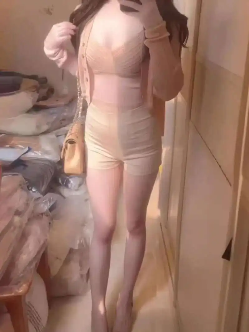 الكورية 2025 الصيف نمط الرغبة النقية فتاة حار ضئيلة الخامس الرقبة مثير الحمالة سترة طويلة الأكمام سترة قصيرة قطعتين مجموعة 4UZ2