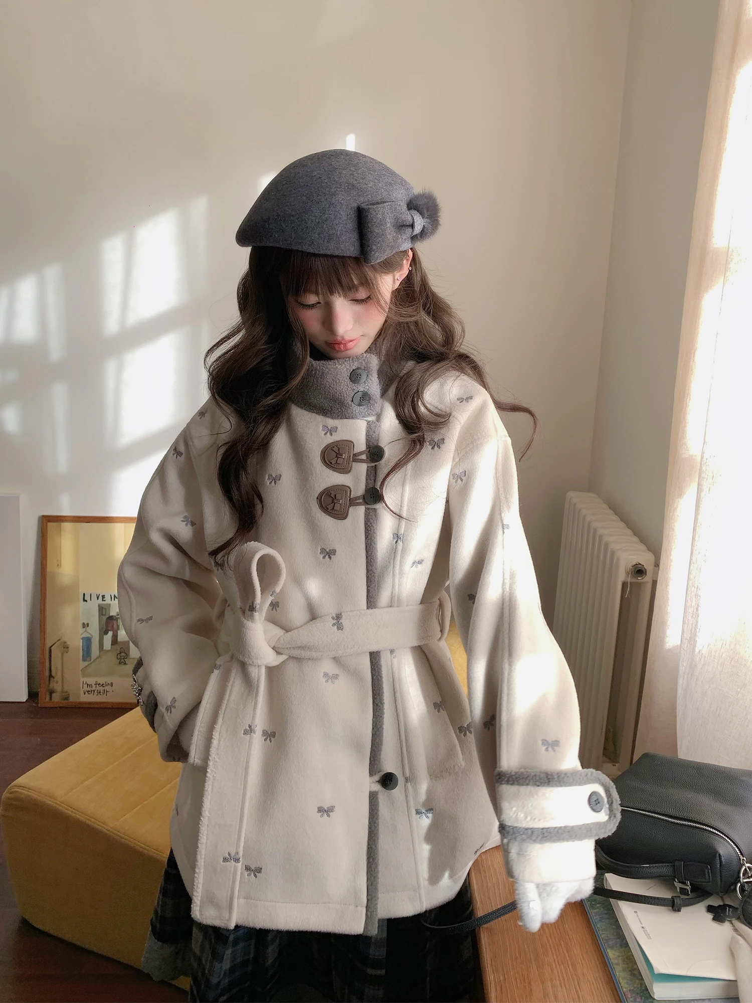 

Зимнее шерстяное пальто из синели 2025 года с вышитым узлом для женщин, удлиненное, с воротником-стойкой