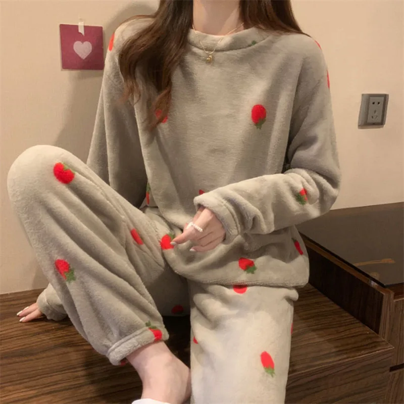 Thickened Warm Sleepwear Winter Coral Velvet Strawberry School Home Wear Two-Piece Women Long-Sleeved Pajamas Solid Nightwear