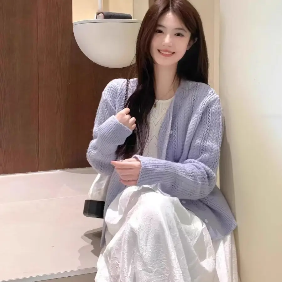 

Ele женский мягкий фиолетовый вязаный свитер с вырезами Gentle Body ape Highlighting High Waist Ci Walk V-Ne Nine Sve