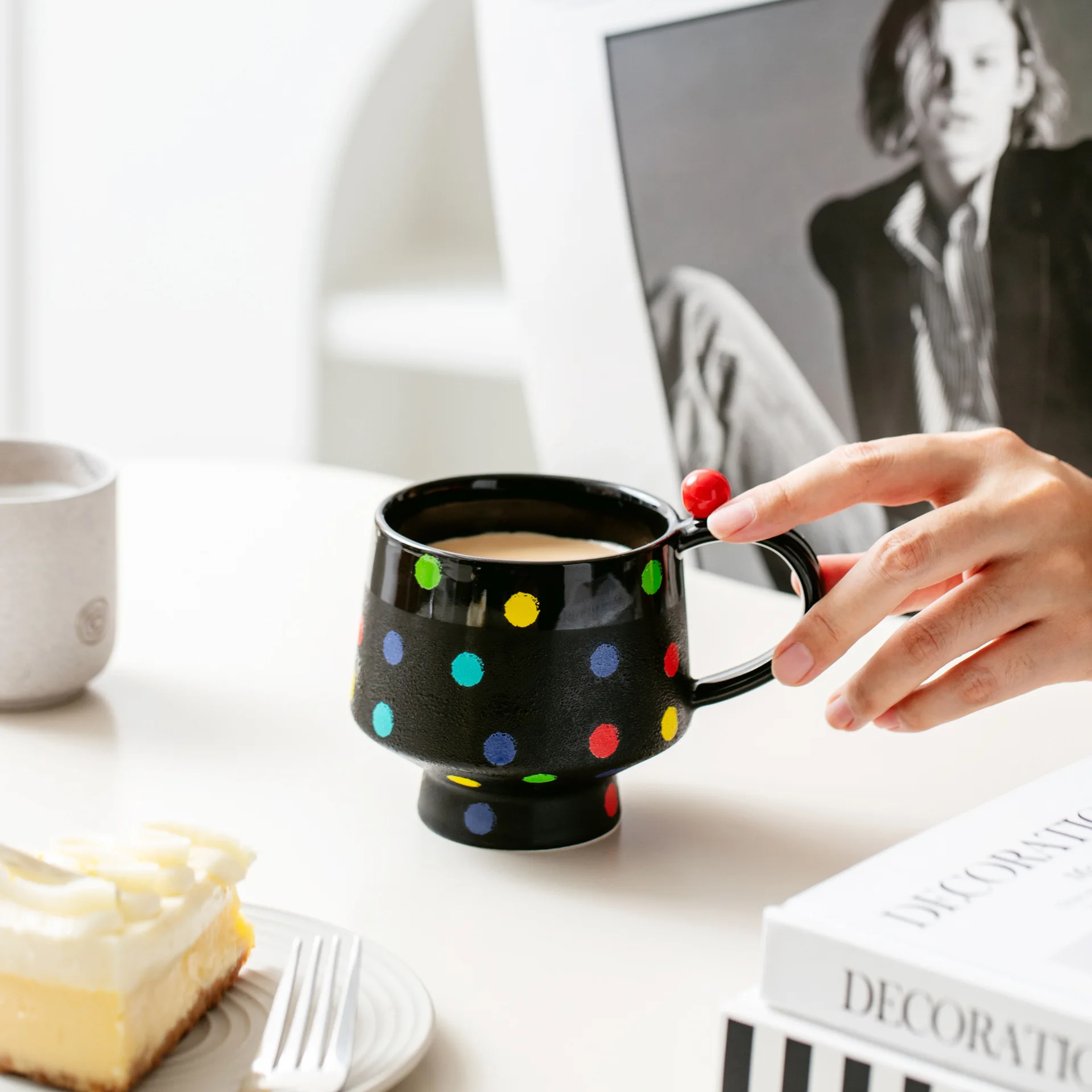 Colorful Polka Dot Mug Niche Creative Coffee Cup Ceramic Coffee Mug Cup Black White Cute Drinking Mug with Lovely Red Beaded Dec