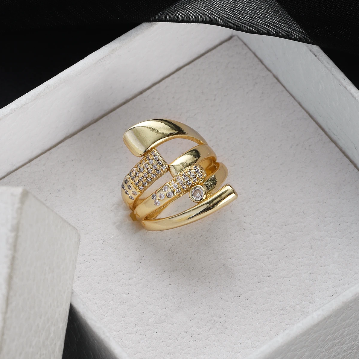Gold Color Smooth Hollow Geometric Ring for Women Open Multicolor Zircon Crystal Wedding Party Finger Jewelry Gift Trend