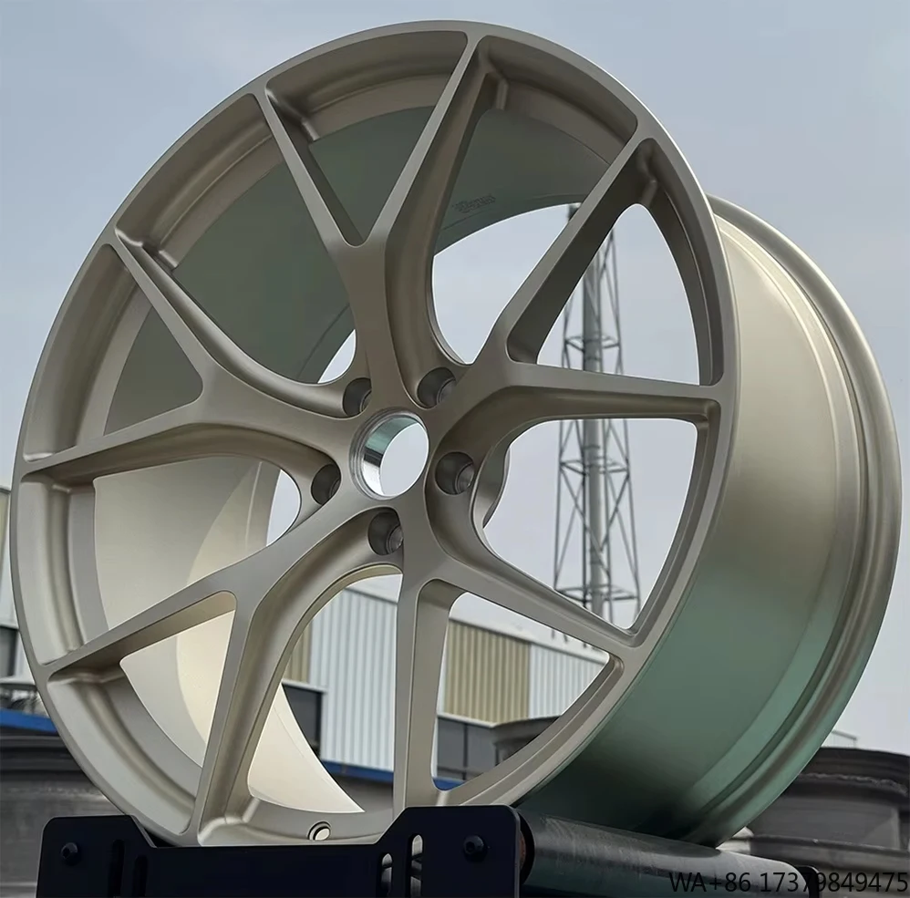 

19 20 21 22 Inch Alloy Car Wheels 5x112 Forged Racing Car Wheels Custom Light Gold Monoblock Wheels for Audi BMW BENZ