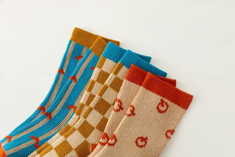 Vintage karierte gestreifte Kinder-Crew-Socken, weiche, atmungsaktive Baumwolle, Retro-geometrische Socken für Jungen und Mädchen, Alltagssocken für die Schule und Freizeit – Detail 2