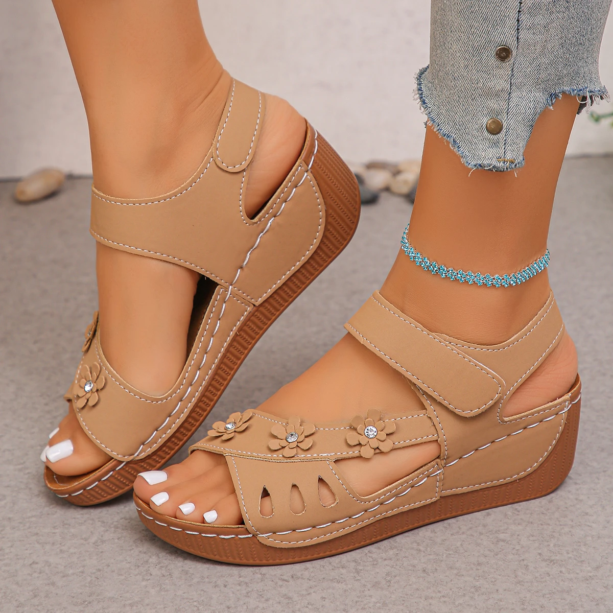 Women's Flower Wedge Sandals 2026 Summer Platform Sandals Chunky Heel Open Toe Beach Shoes Casual Outdoor Sandals view 4