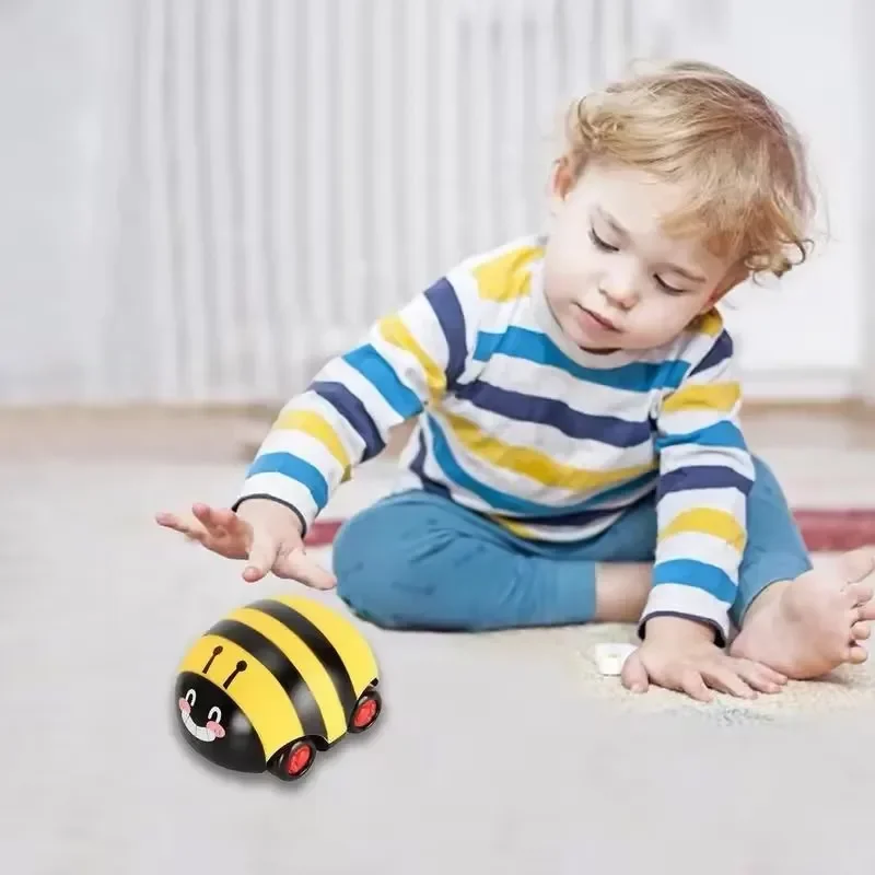 Juego de juguetes de tractor para niños, carro accionado por fricción, dibujos animados divertidos, formas de mariquita e insectos, carro de inercia, regalo para bebé