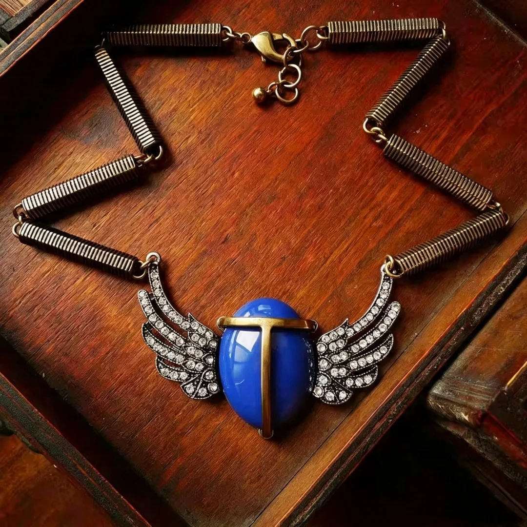 Versatile Sweater Chain with Rivets, Beading and Tassels and a Domineering Brooch Combination 0209