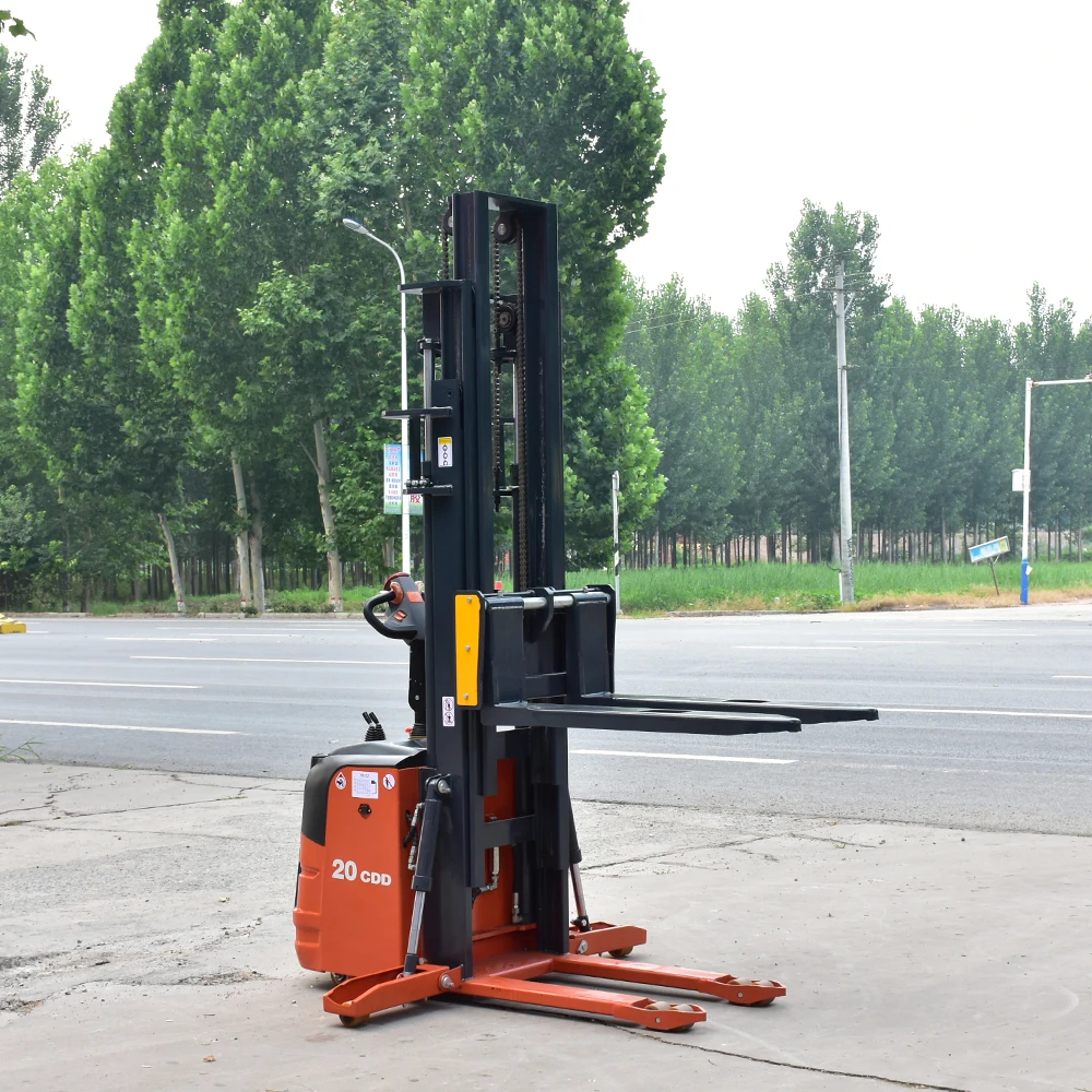 

Customized CDD20 Electric Stacker 5.5m Lifting Capacity AWD Drive Hydraulic Side Shifter Solid Tires 1220x125 Fork Dimensions