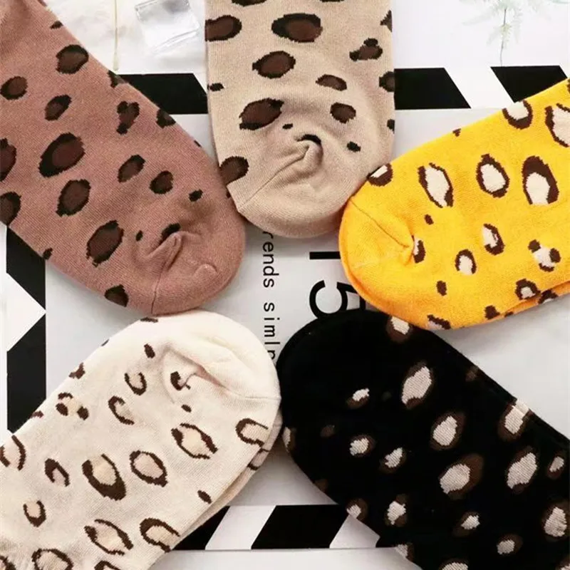 5 paare/los neueste brandneue Baumwolle Frauen Leoparden korn elegante Socken niedlich glücklich Tierfell Frühling Herbst kurze Knöchel Sox