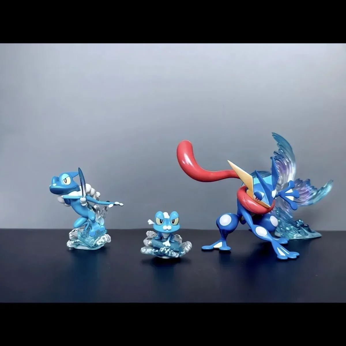 1/20 Froakie Frogadier Greninja Ash-Greninja Evolution Group Figure Anime Figurine Model Toy Collectible Statue Gift