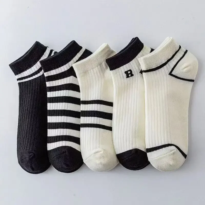 

5 Pairs Women Cartoon Patterned Socks Trendy And Fashionable Versatile Socks Lightweight Breathable Comfortable Casual Socks