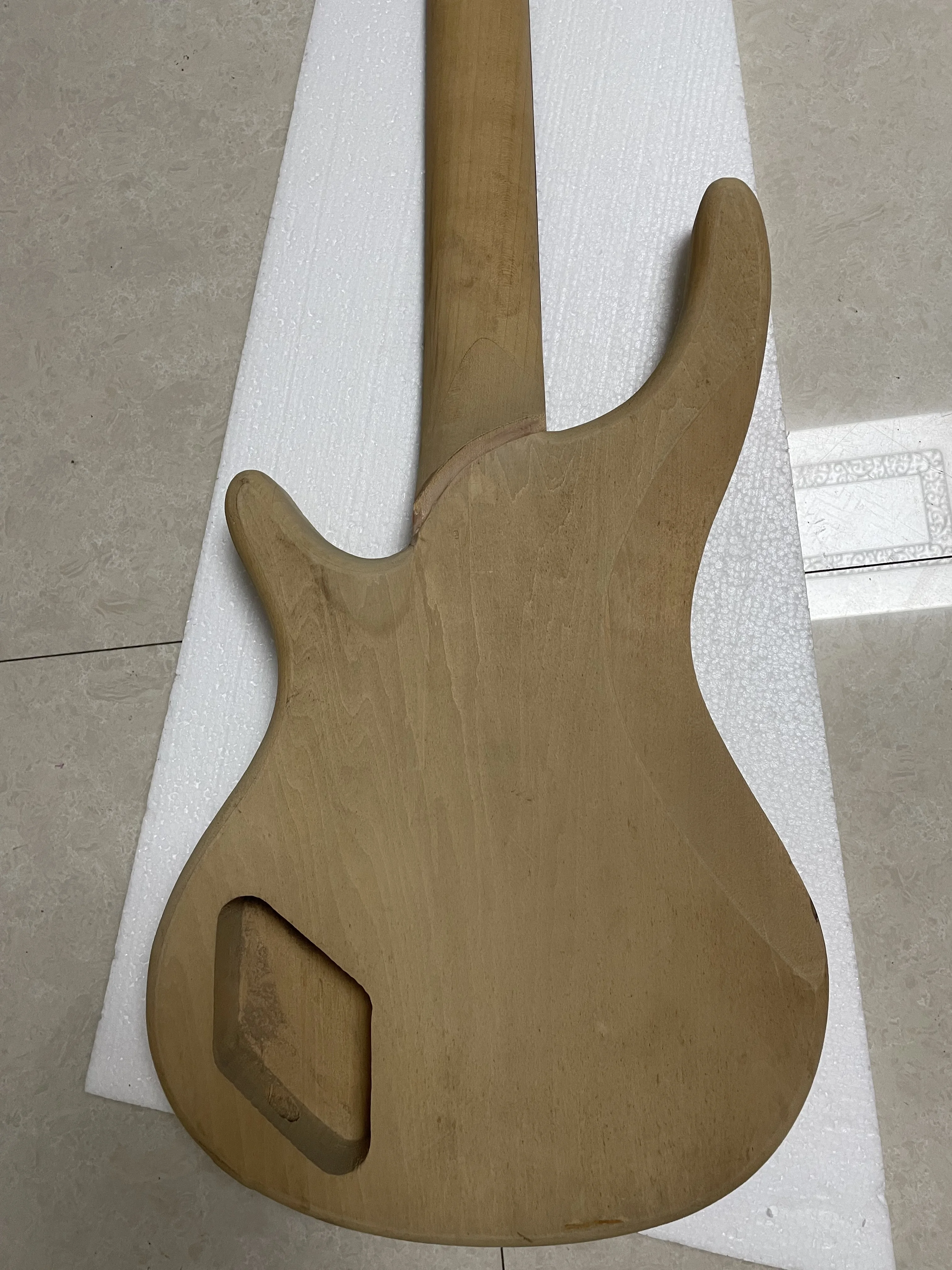 High Quality 5 Strings Right Hand with frets Unfinished Electric Bass Guitar 43inch Top Solid Wood Body Uncolored Bassguitar