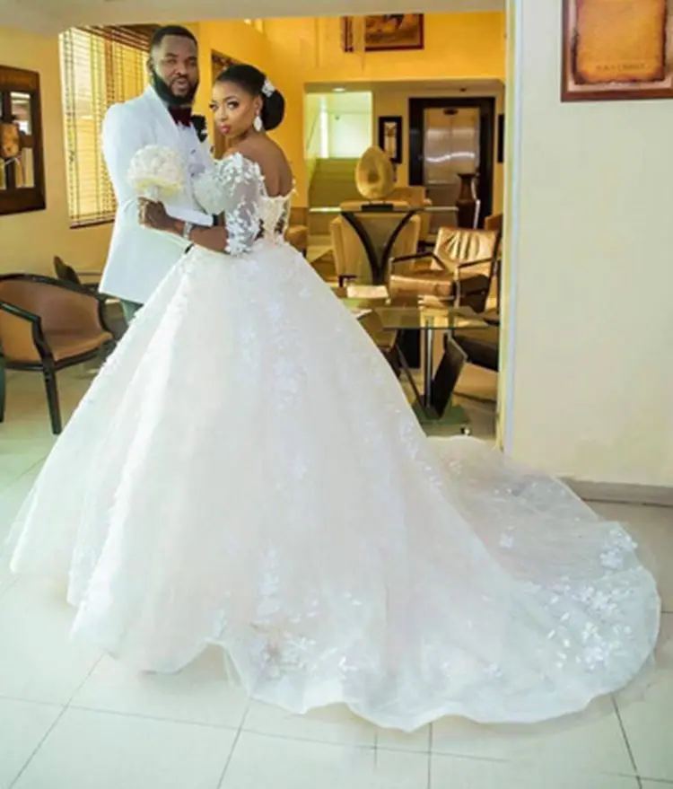 Customized African 3D Floral Lace Empire Wedding Gown Dress Lace Puffy White Tulle Wedding Dress For Pregnant Women