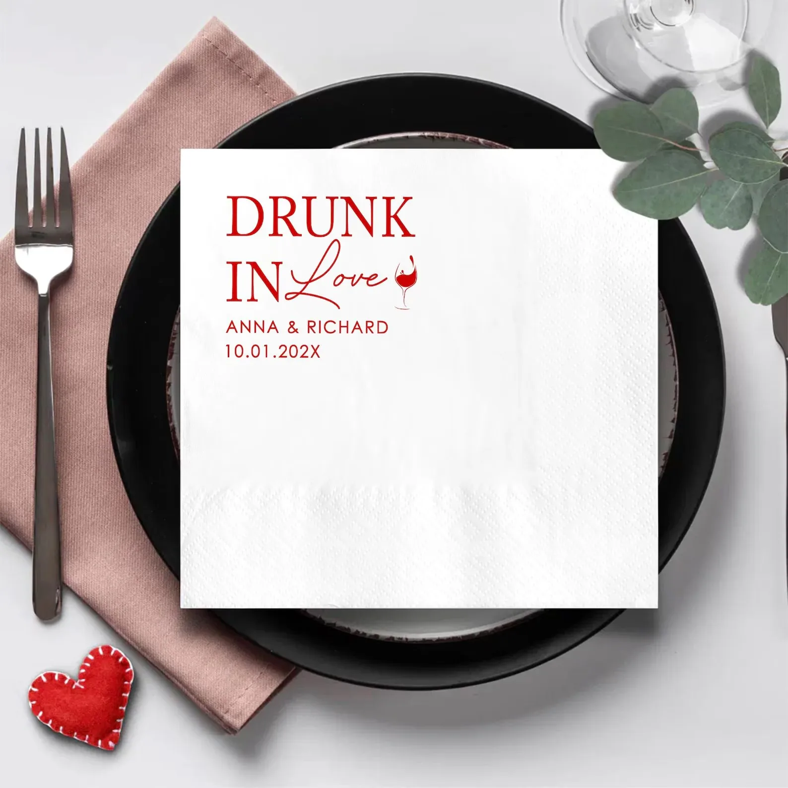 Персонализированные свадебные салфетки «Пьяный в любви», коктейльные салфетки, бумажные салфетки для вечеринок на заказ, забавный декор для свадебного бара