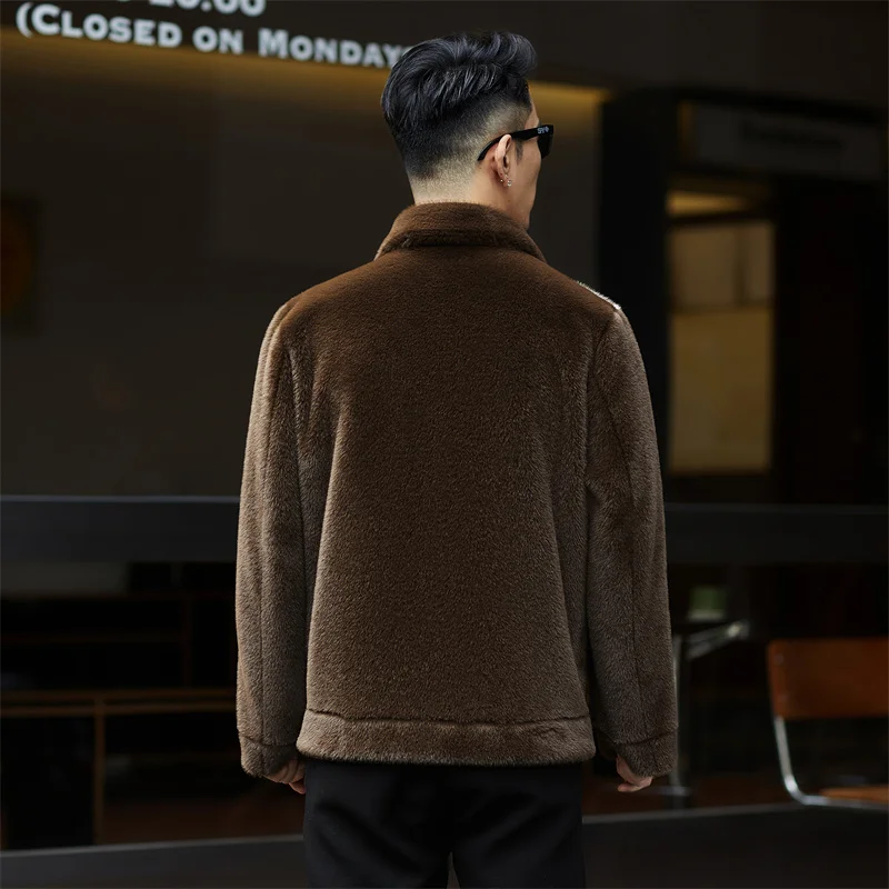 เสื้อแจ็คเก็ตขนเฟอร์เทียมแบบสั้นสำหรับฤดูหนาวใหม่ รุ่นดีลักซ์ สำหรับผู้ชาย ปกพับได้ สีดำ นุ่ม อุ่น เสื้อโค้ทขนเทียม แขนยาว