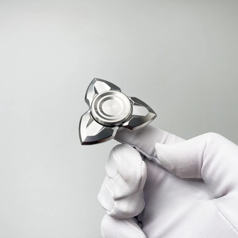 Apache EDC Mecânico de Aço Inoxidável Brinquedo de Descompressão Angular Craft de Três Páginas Giroscópio na ponta do dedo