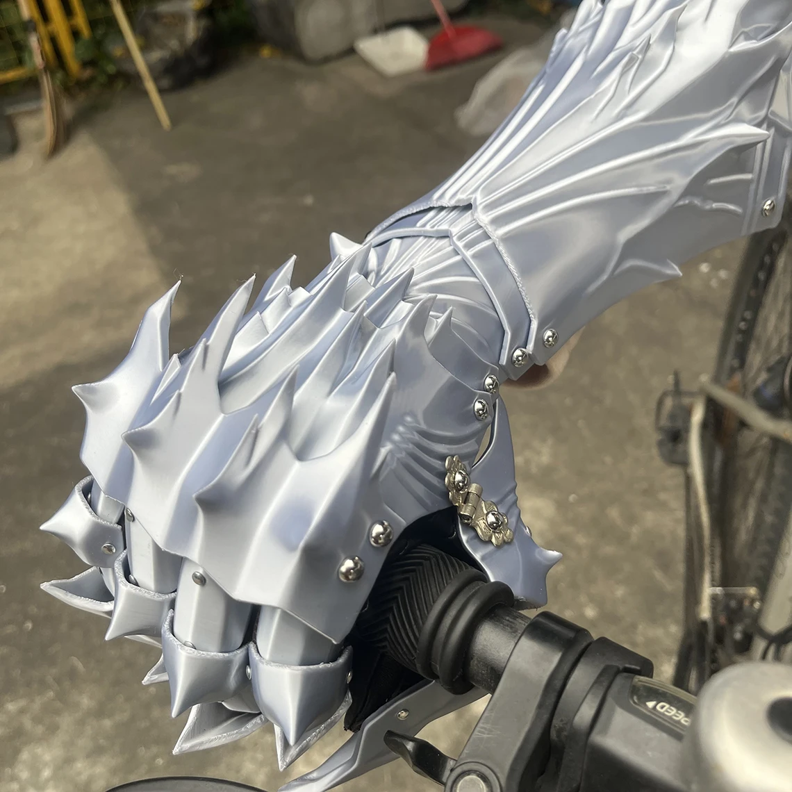 3D printed Cosplay Gloves,Dragon-Shaped Silk PLA material  Gloves,Gloves Props,Gift for Boy