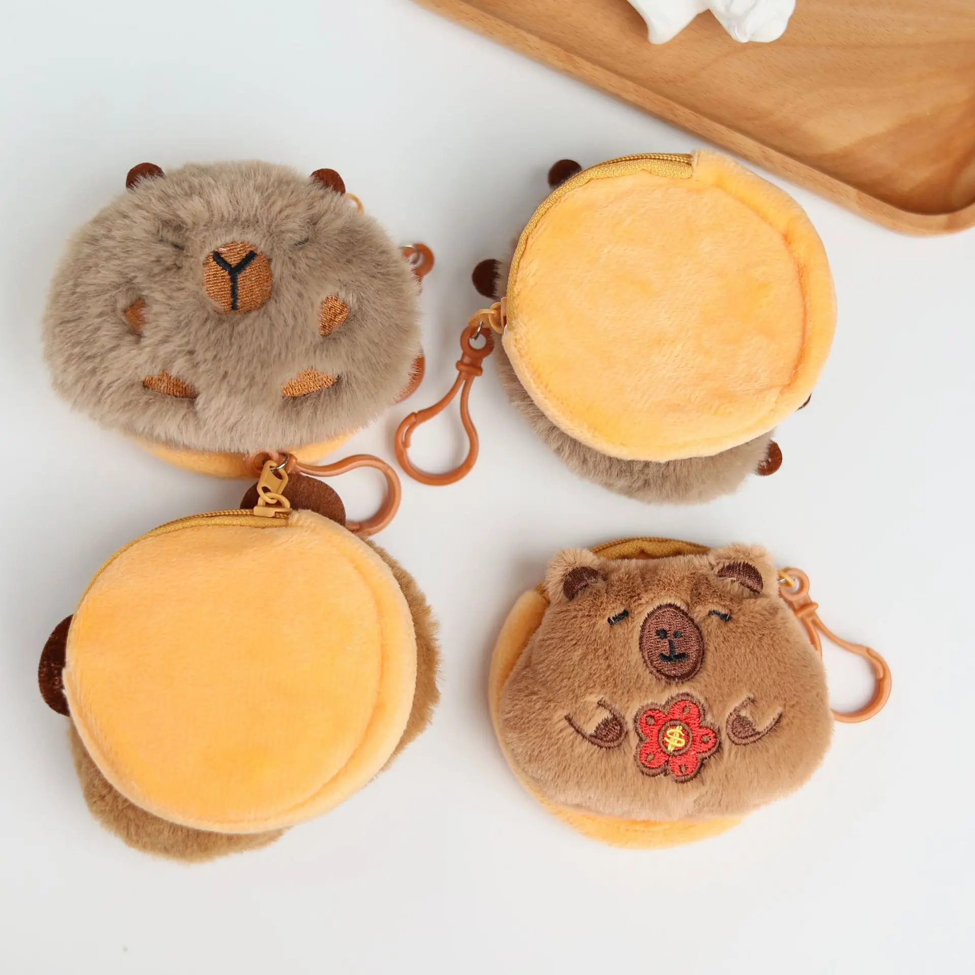 Cartoon Capybara Guinea Pig Anime Plush Coin Purse Fashion Kawaii Small Keychain Coin Bag Plush Earphone Storage Bag Kids Gifts