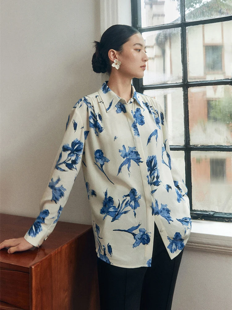 SuyaDreamm, Woman Blue Floral Shirts, 100%Silk Crepe, Turn Down Collar Blouses, 2025 Spring Summer Elegant Top