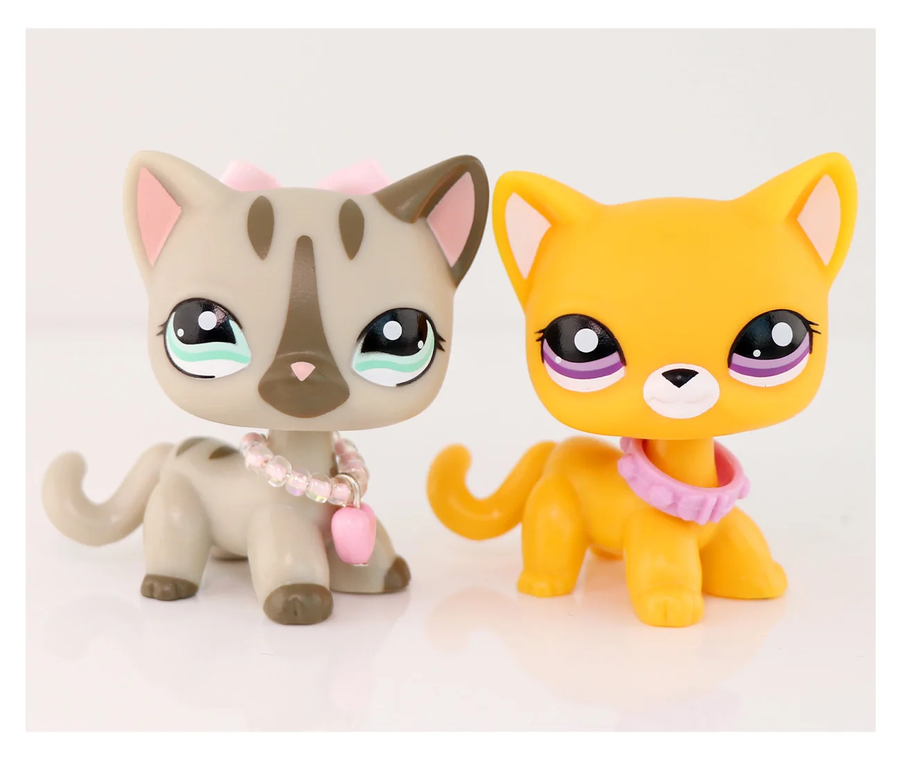 

2x Pet Shop Figure Grey Orange Short Hair Cat #792 #2433 With Collar Necklace Bow Accessories Kids Gift