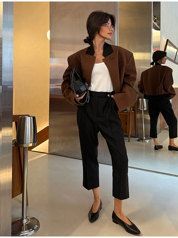 

2025 Autumn Chic Vintage Brown color single button casual short coat Round neck long sleeved short jacket NEW Fashion Outerwear