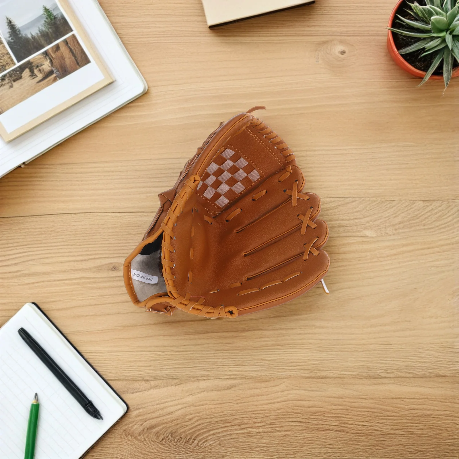 

10.5 Inch Thicken Infield Pitcher Baseball Gloves Softball Gloves For Adults Sports Training High Quality Pu