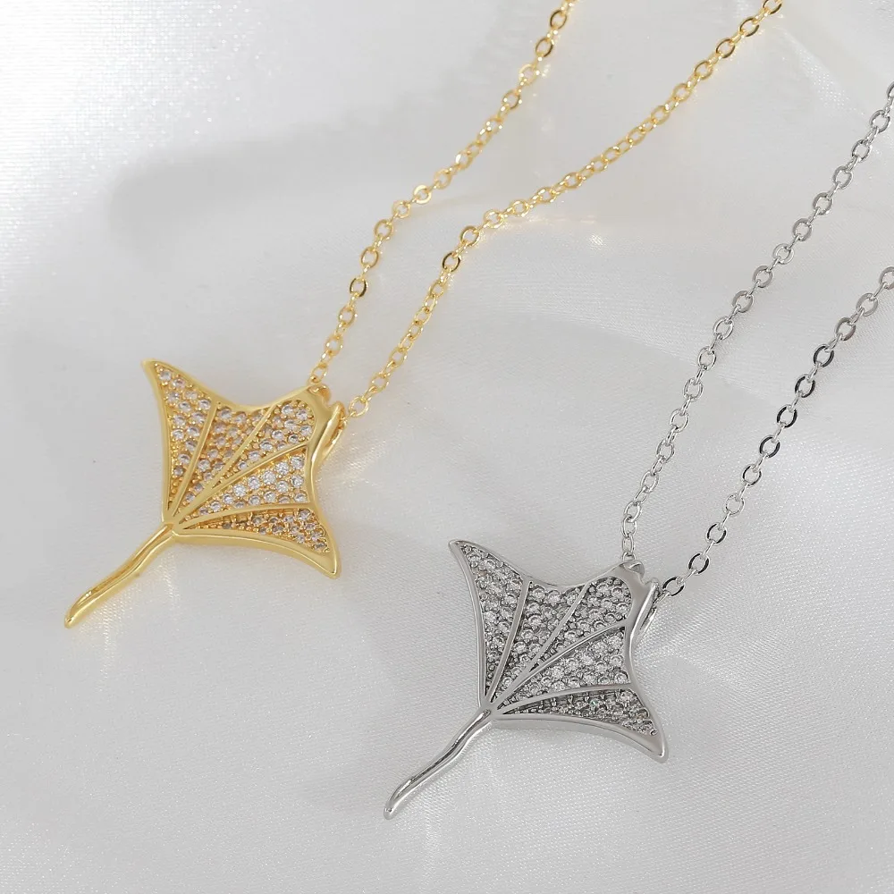 Fashion Exquisite Stainless Steel Marine Animal Manta Ray Zircon Pendant Necklace for Women summer Ocean Beach Vacation Jewelry