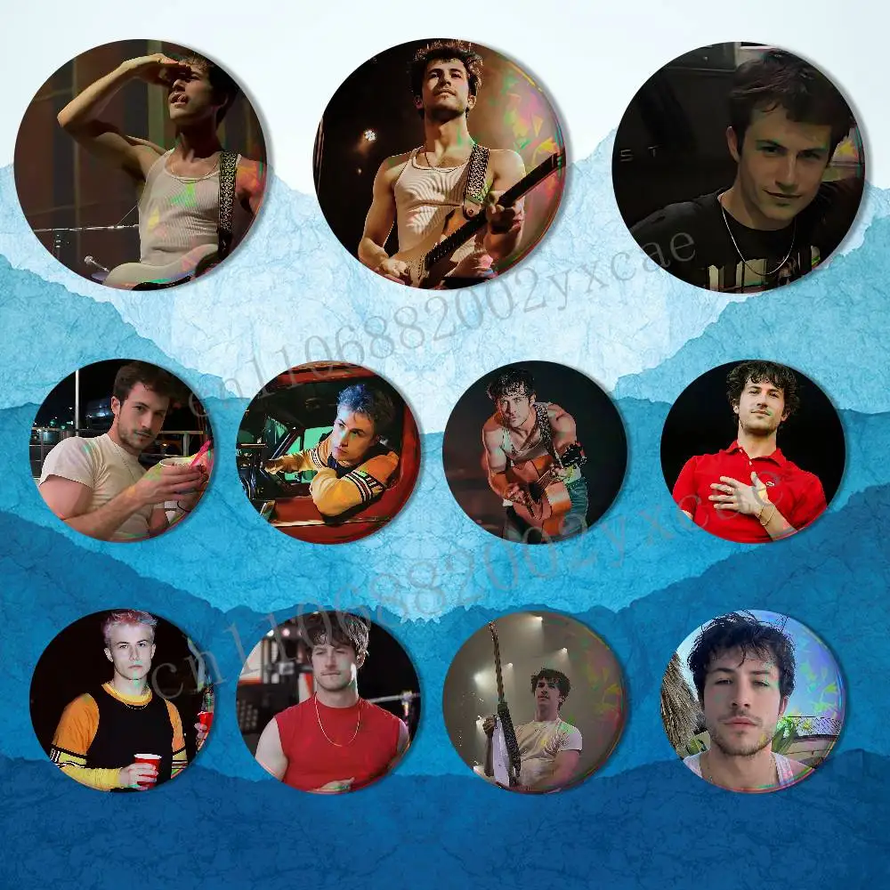 

death hoax D-Dylan Minnette Creative Round Badge Button Pin Bag Decor Fans Collection Friends Gift Brooch