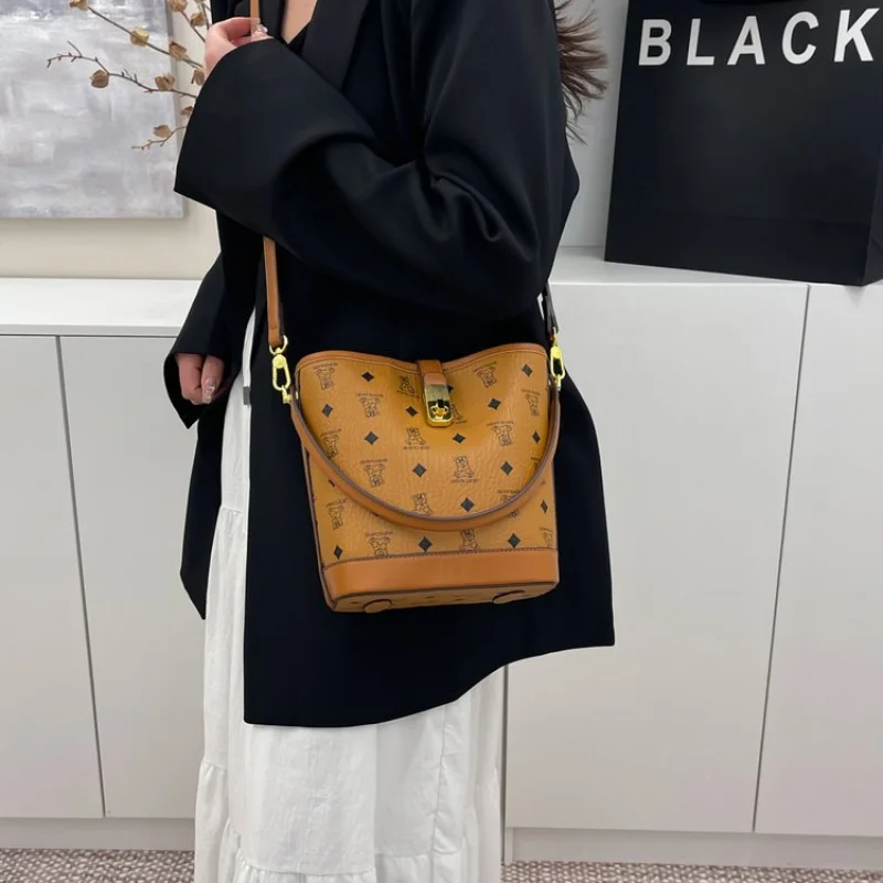 

Роскошный минималистичный уникальный клатч с высококачественной кожаной отделкой для вечерних мероприятий для женщин