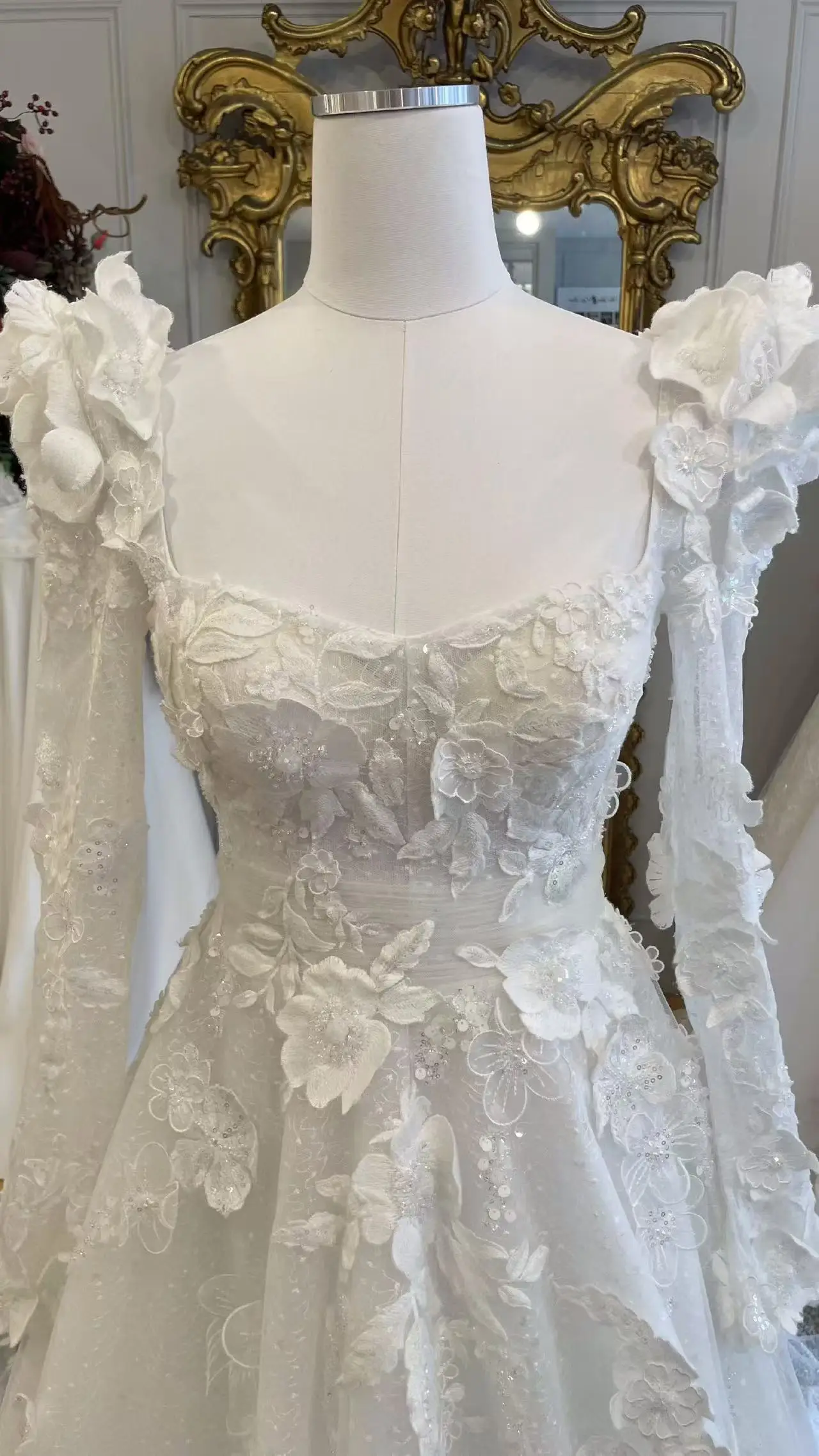 Maßgeschneidertes Brautkleid mit Pailletten und Perlen, Langen Ärmeln, Sweetheart-Ausschnitt, 3D-Blumenapplikationen, Prinzessinnen-Hochzeitskleid, Vestido De Noiva – Detail 6