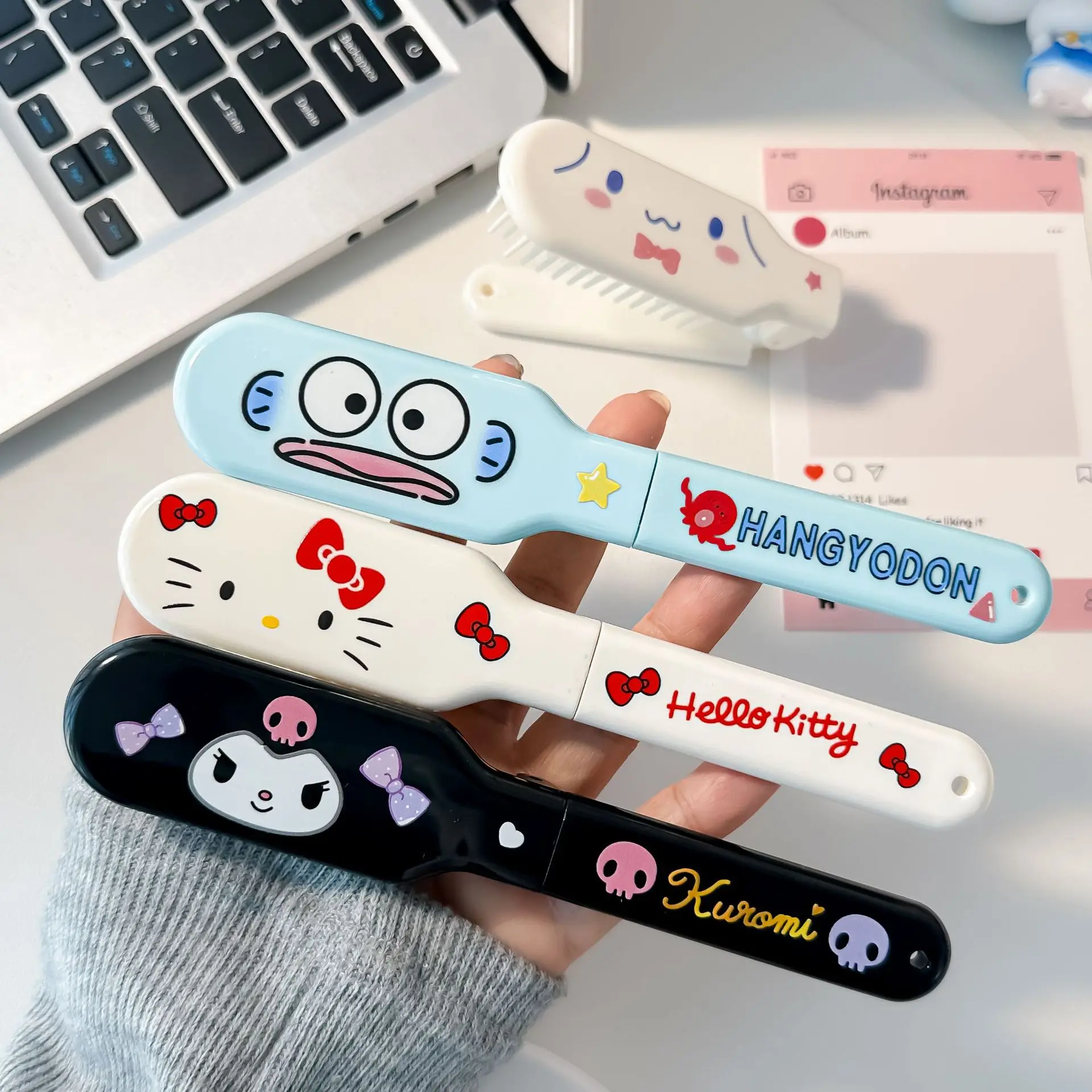 New Cartoon Folding Mini Comb, Cute Student Hair Massage Comb, Portable Travel Hair Brush Patch Craft Accessories