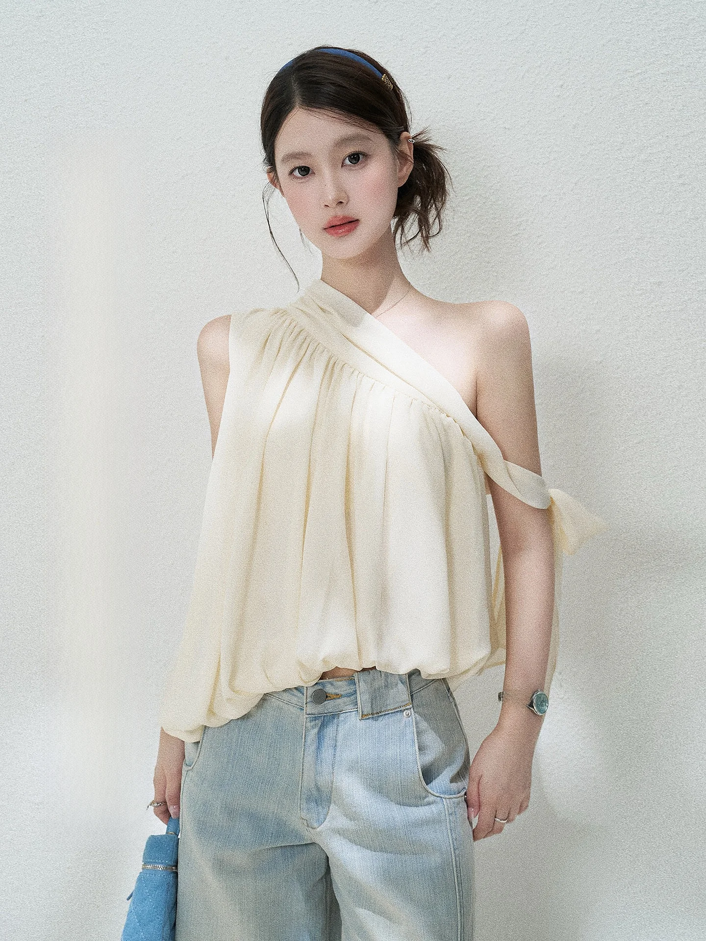 

Изысканный асимметричный шифоновый топ с завязками для женщин, летний, с открытыми плечами, элегантный стиль, короткая длина, премиум-класс