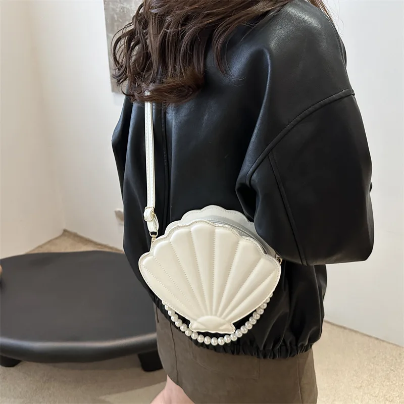 

Women's New Fashionable And Western-style Shell Shaped Crossbody Bag With High-end Feeling And Scallop Indentation Handbag