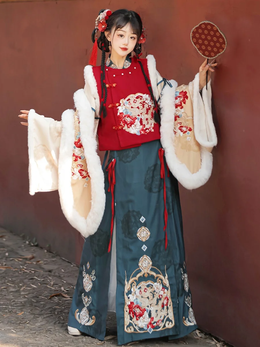 

Winter Hanfu Women's Ming Dynasty Bijia Thickened Embroidery Set Dragon Year New Year Greeting Dress