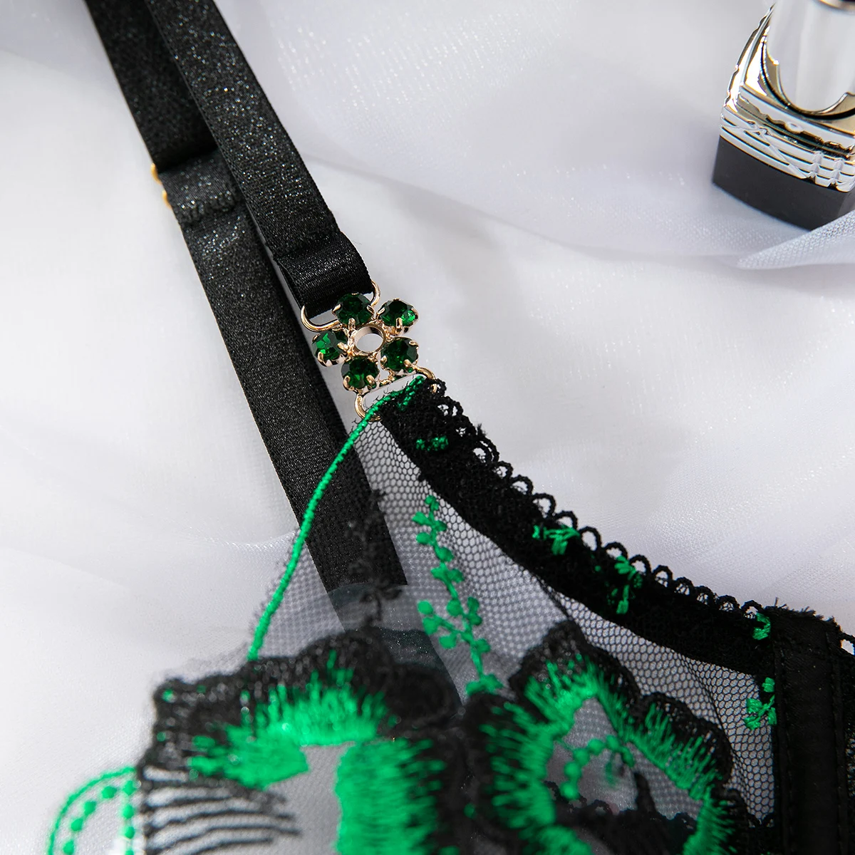 Conjunto de lencería de lujo de 4 piezas con malla negra y bordado floral verde, sujetador con aros, liguero y cinturón de lencería, ropa de noche sensual para mujer