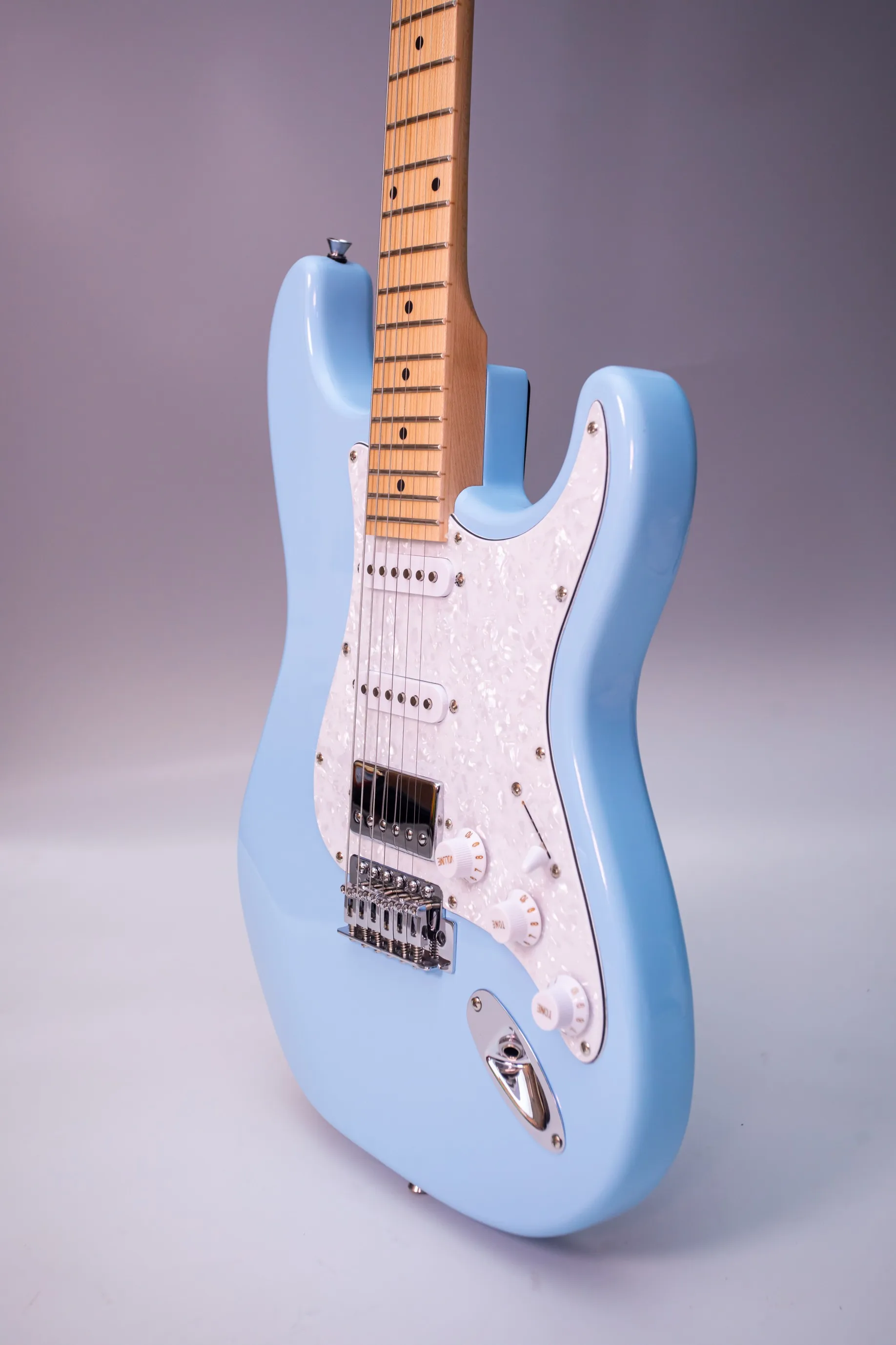 Factory direct sales, can be customized, stock, orders can be shipped directly! Sky Blue 6 String Electric Guitar