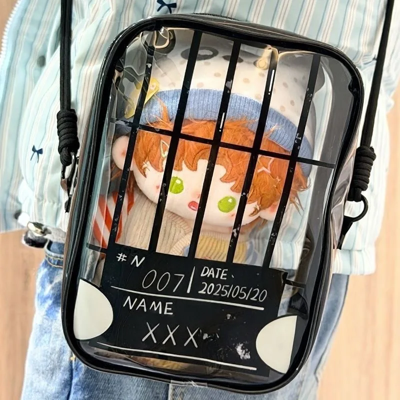 Neue, lustige, kreative Wanted-Poster-Itabag, transparente Hülle für 13cm-Puppen, tragbare klare Schlüsselanhänger-Geschenkbox, Sammlerstück-Aufbewahrungstasche – Detail 6