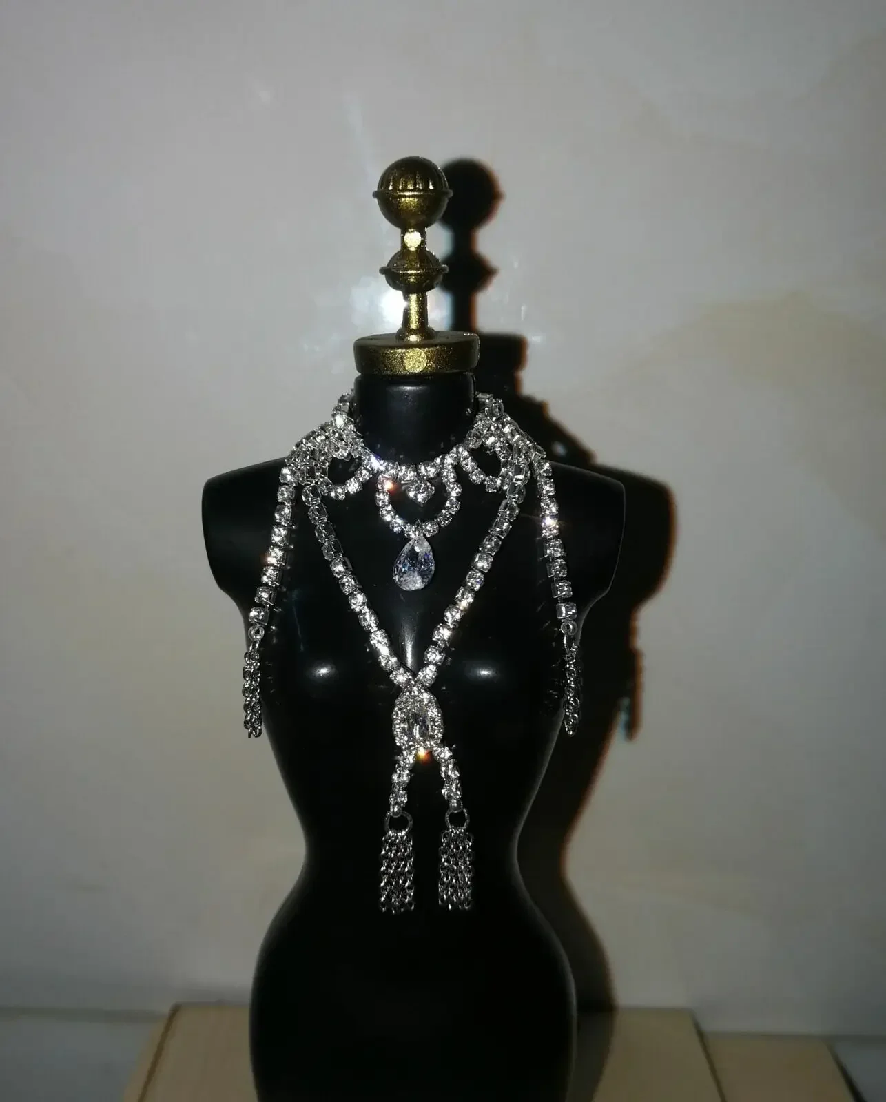 I2-5-1-1 1/6 Scale Imitation Queen Mary Rhinestone Necklace Model for 12\