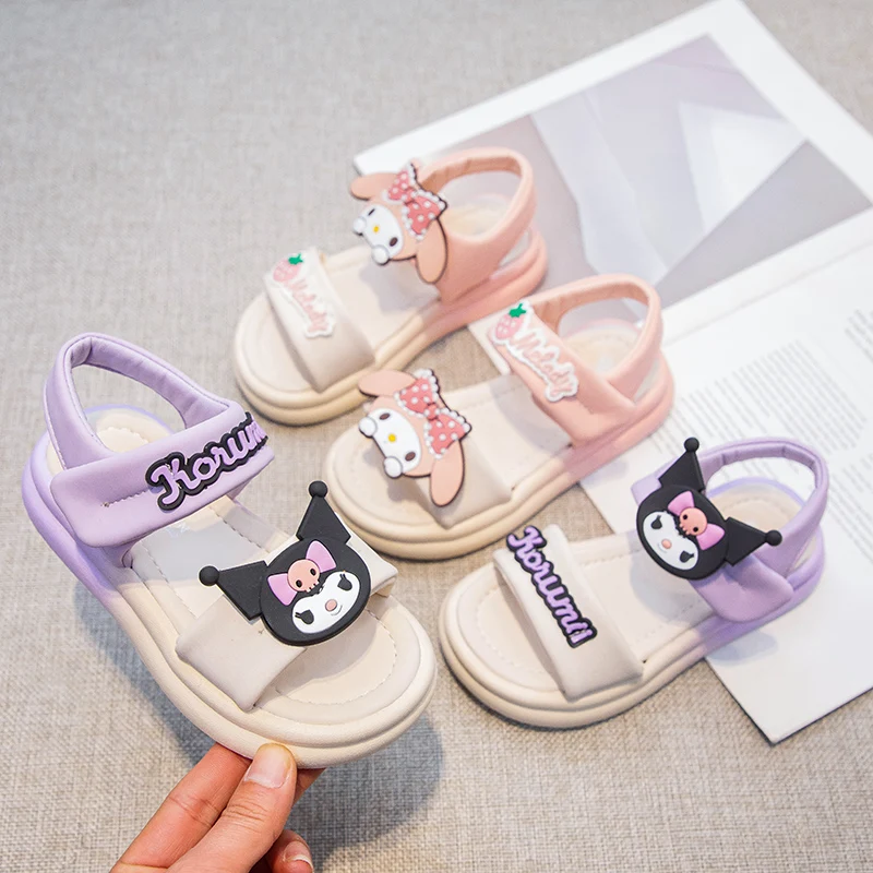 

Милые и милые Sanrio Kuromi My Melody новые детские модные простые и универсальные удобные пляжные сандалии на мягкой подошве с героями мультфильмов