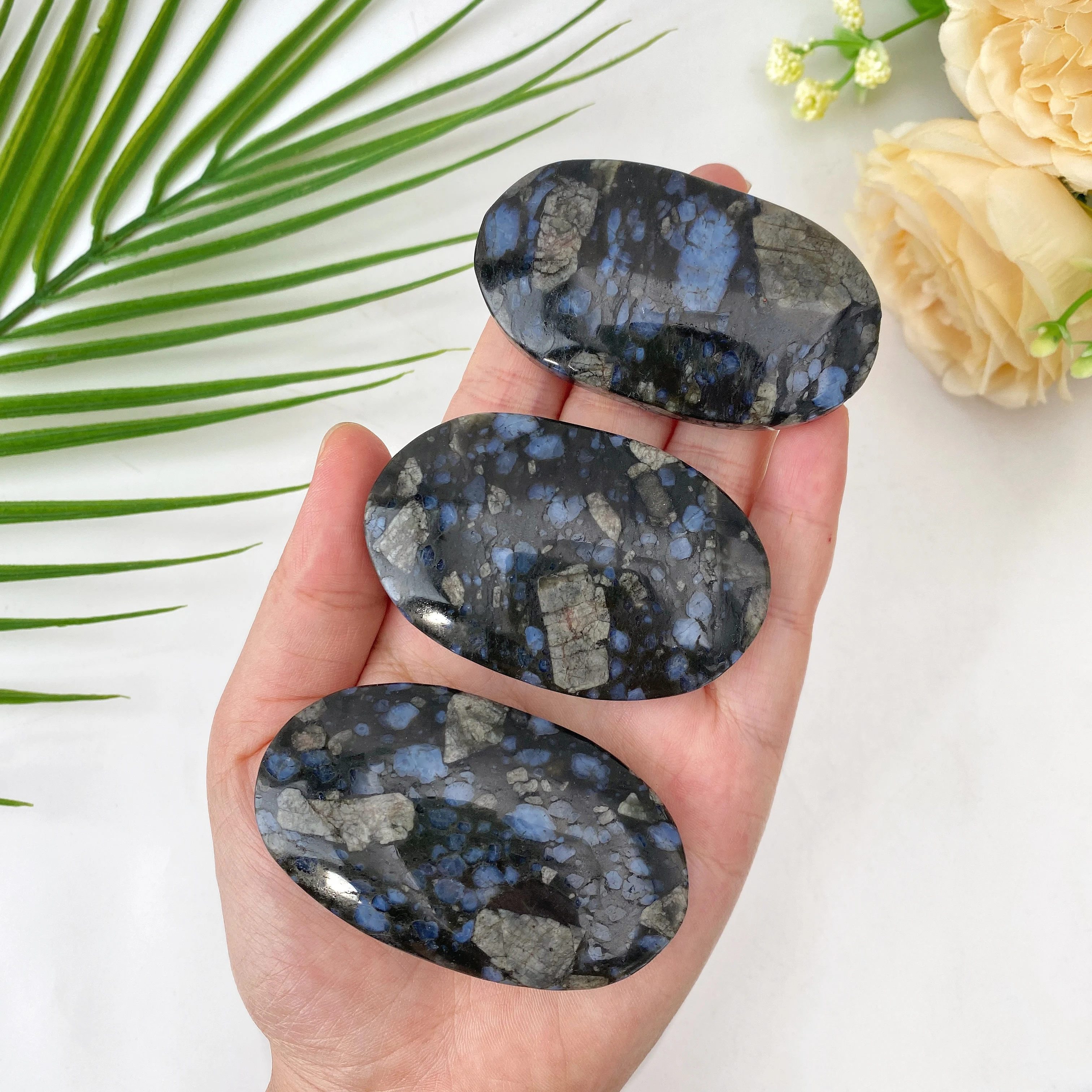 1pc Natural Que Sera Stone Oval Plam Stone, Fish Tank Stone, Crystal Stone, DIY, Creative Home Decoration Stone, Perfect Gift