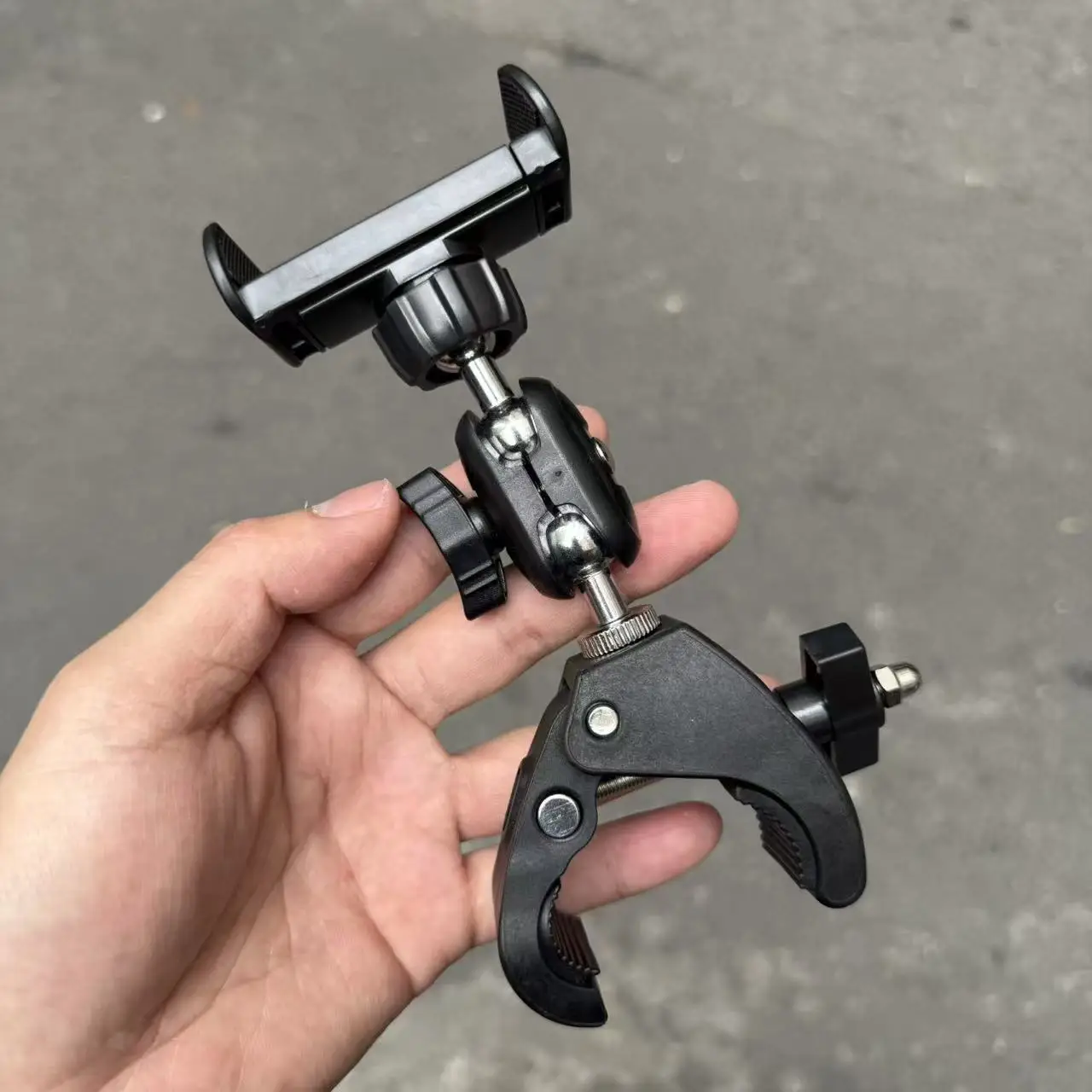 360-Grad-Drehbarer Auto-Lenkrad-Fixierclip Magnetische Saugklemme Große Klemme Fahrrad-Handyhalterung Universal – Detail 4