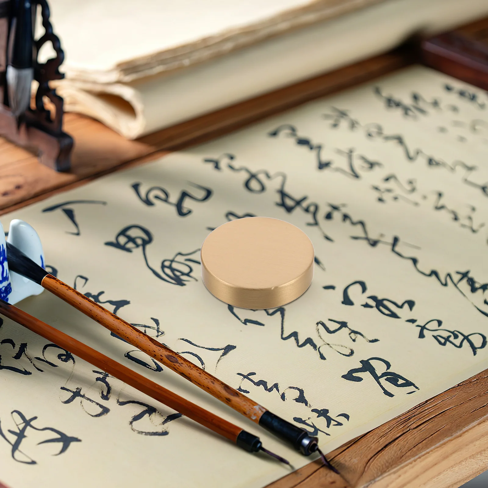 

Round Brass Paperweight Finish Heavy Paper Weight for Chinese Calligraphy Office Desk Decorative Home Study Table