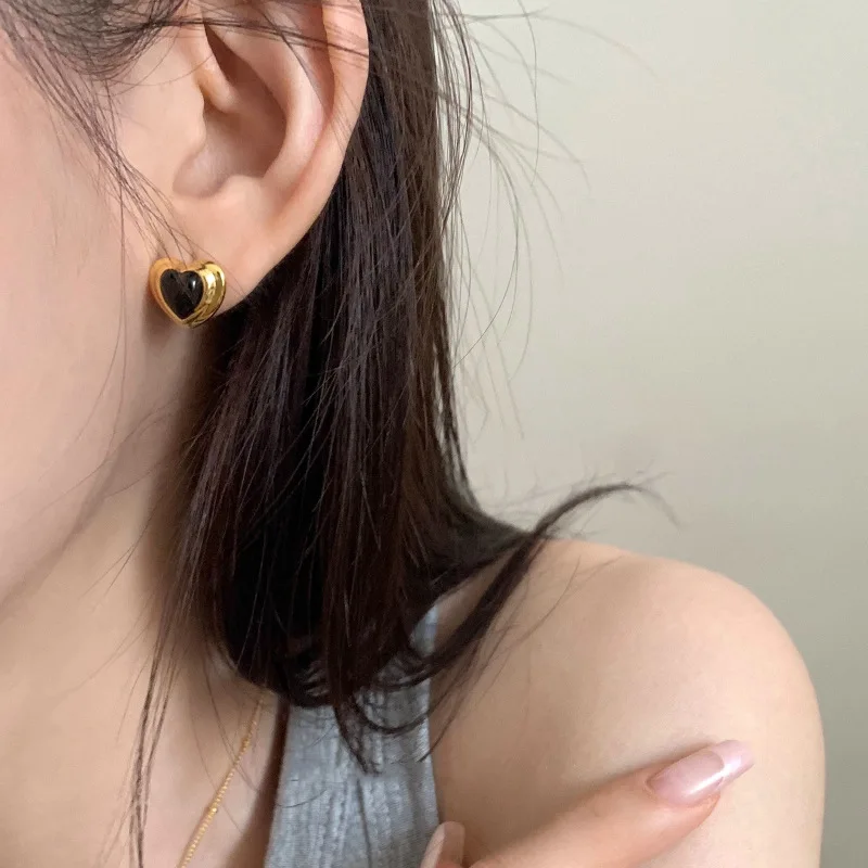 

Gold Color Black Stone Heart Ear Studs for Women's Korean INS Retro Style Earrings for Women Trendy Jewelry Accessories Gifts