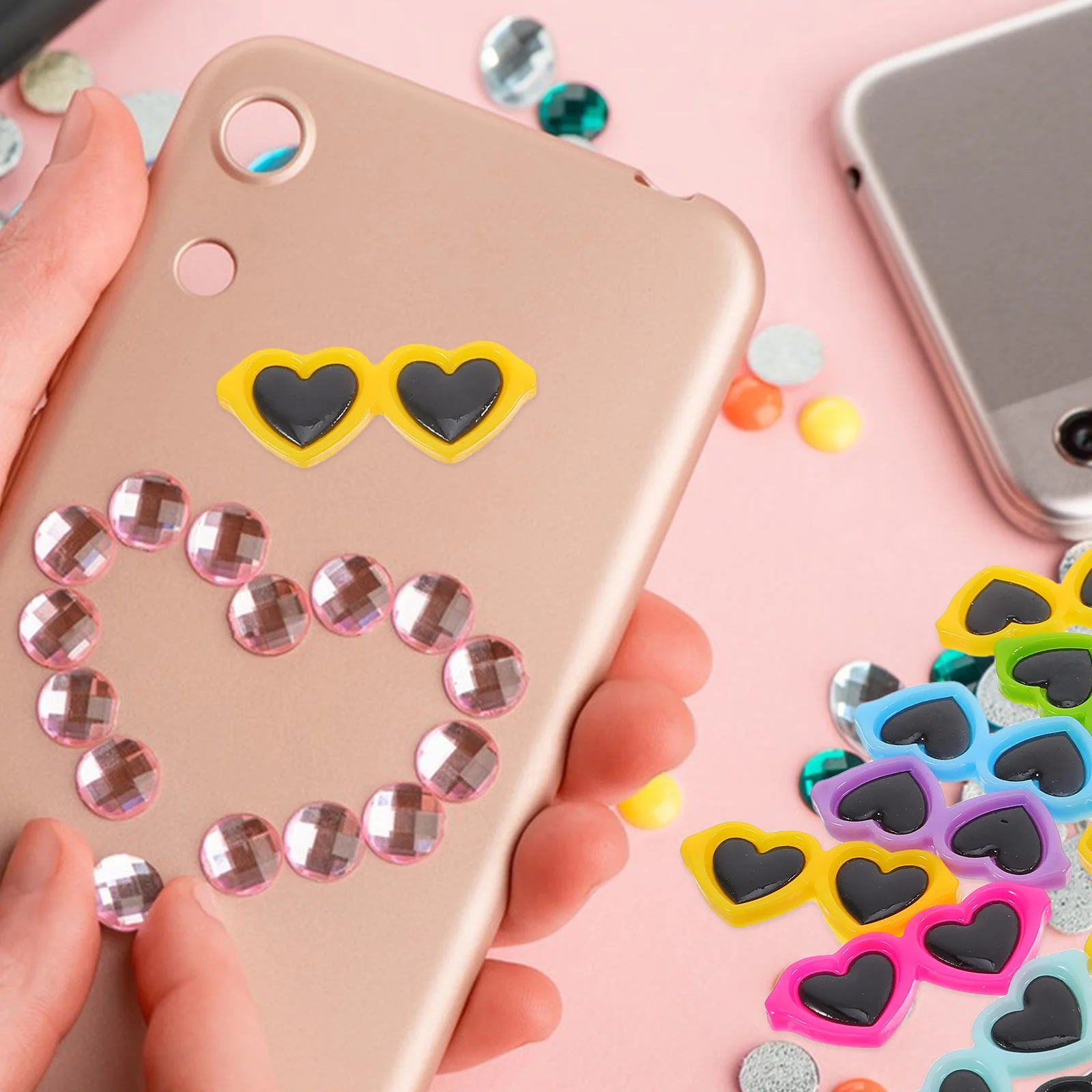 อุปกรณ์ตกแต่งเรซิ่นรูปหัวใจ 20 ชิ้น สำหรับตกแต่งเคสมือถือ งานฝีมือ ทำเครื่องประดับ วัสดุทำเคสมือถือ สำหรับวันเกิด วันคริสต์มาส