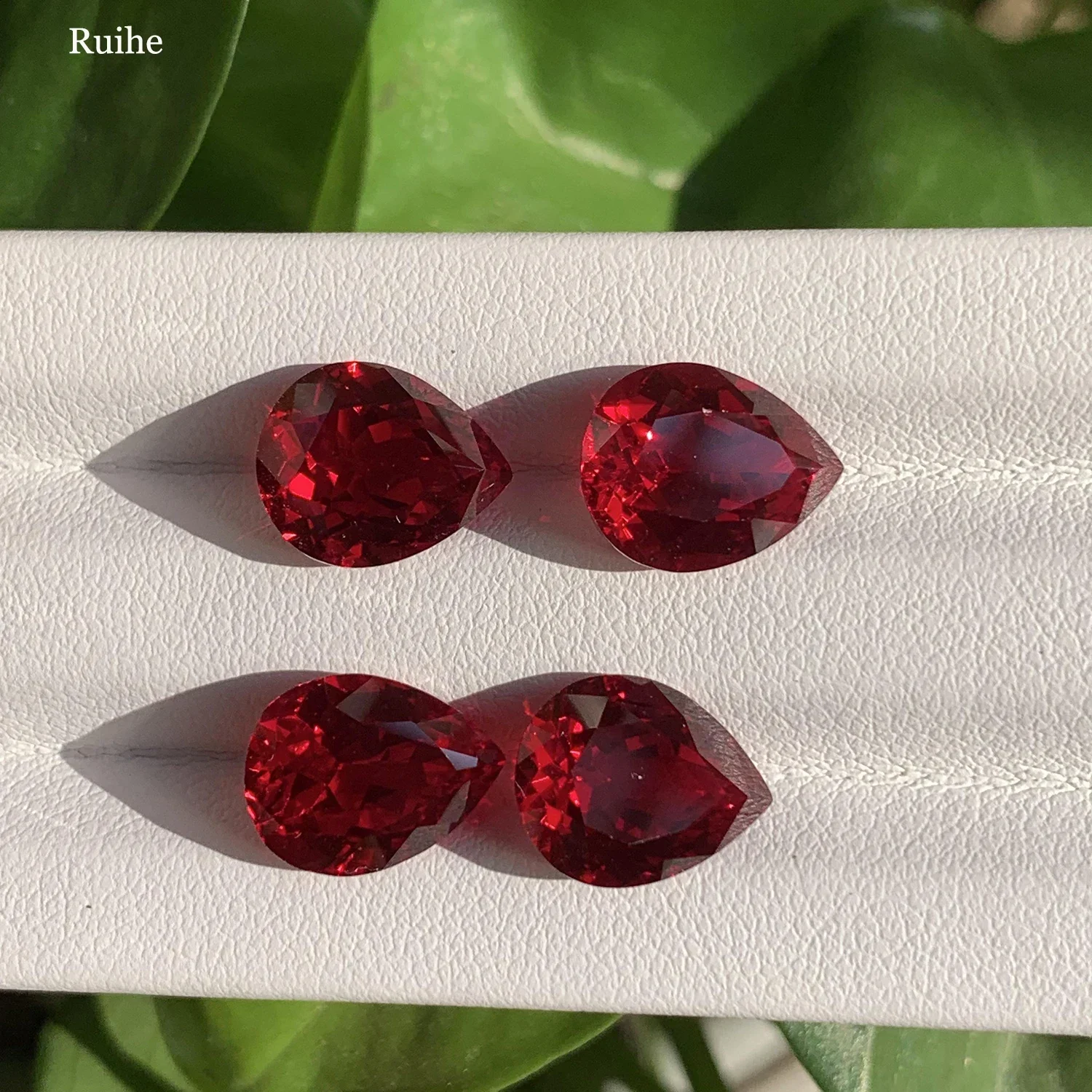 Ruihe Loose Gemstone Pear Shape Lab Grown Pigeon Blood Ruby Gems for Diy Jewelry Rings Necklaces Earrings Making