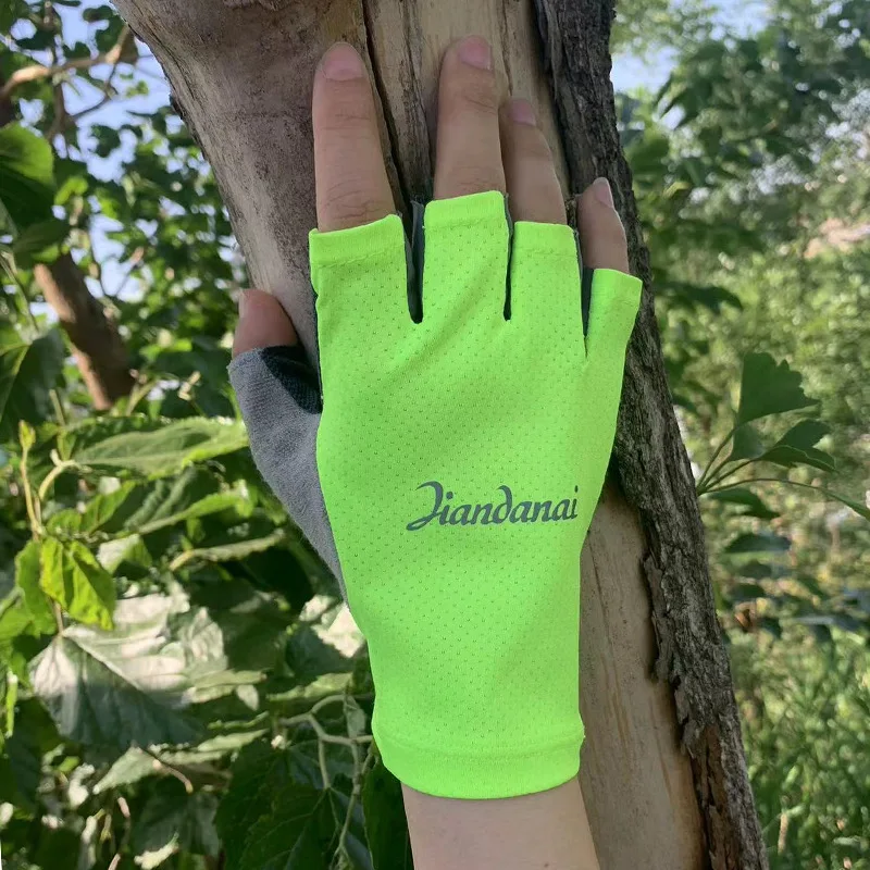 Ice Half Finger Sunscreen Gloves Outdoor Cycling for Men and Women Ice Silk Summer Sports Silicone Barbell Equipment Bicycle Fit